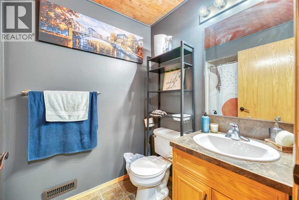 148 Aspen Creek Crescent Property Photo 28