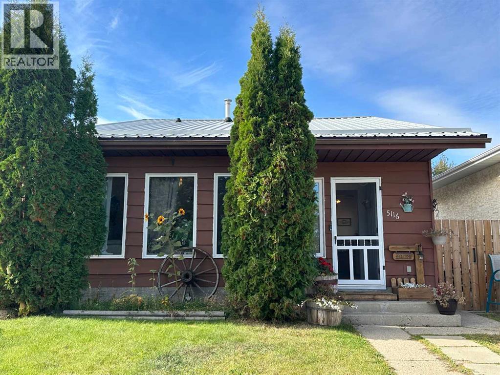 5116 38 Street Property Photo 1
