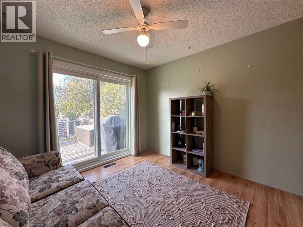 5116 38 Street Property Photo 10
