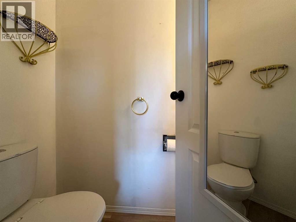 5116 38 Street Property Photo 12
