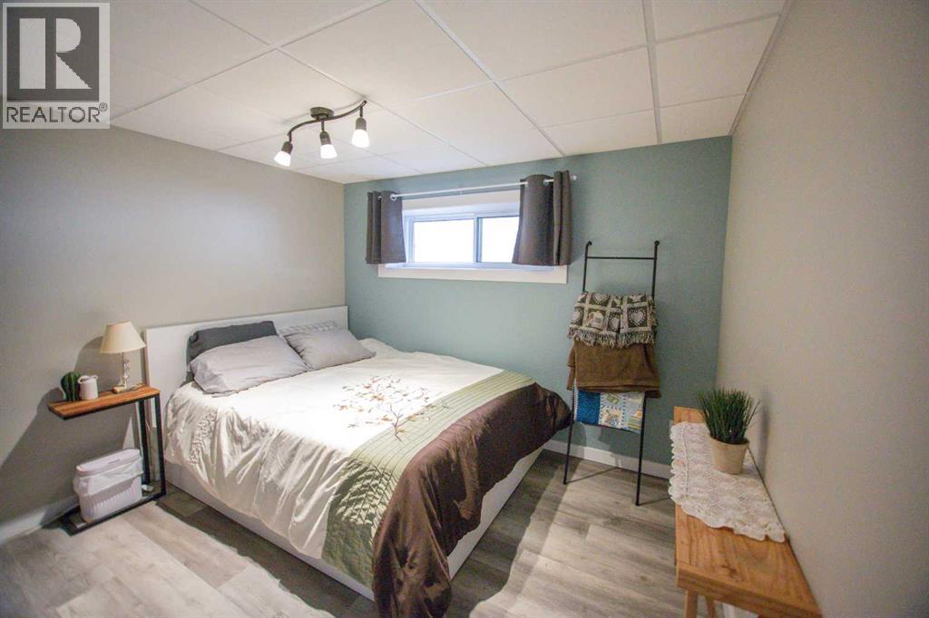5116 38 Street Property Photo 14