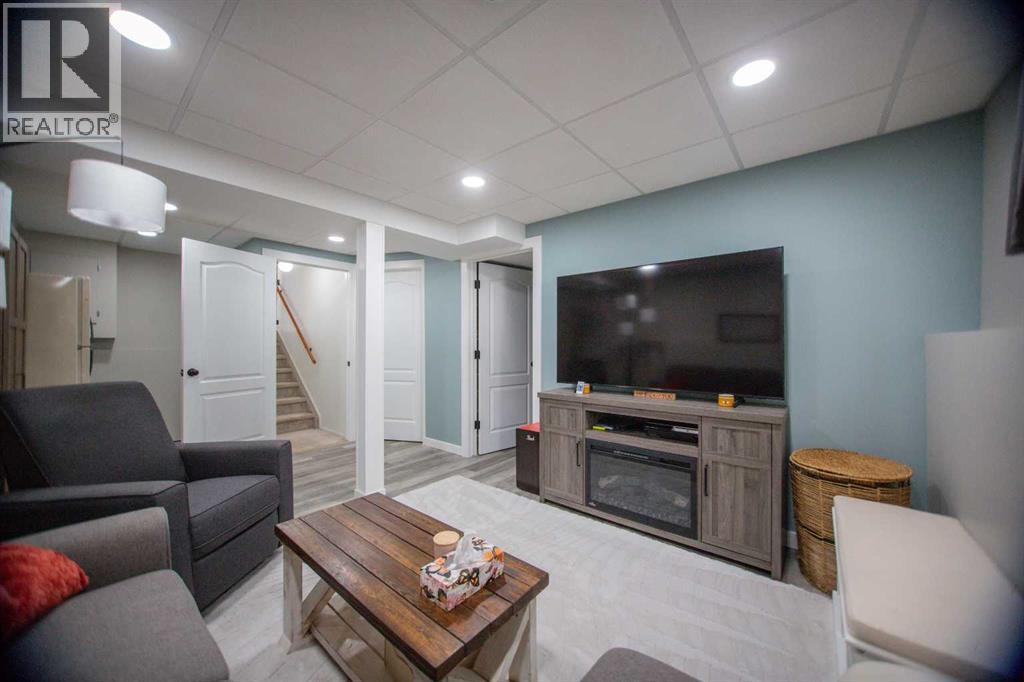 5116 38 Street Property Photo 18