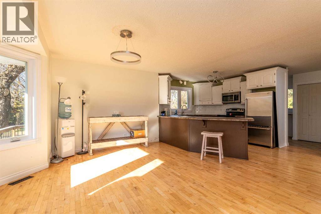 524026 Rr 20 Se-25-52-2-4 Property Photo 5
