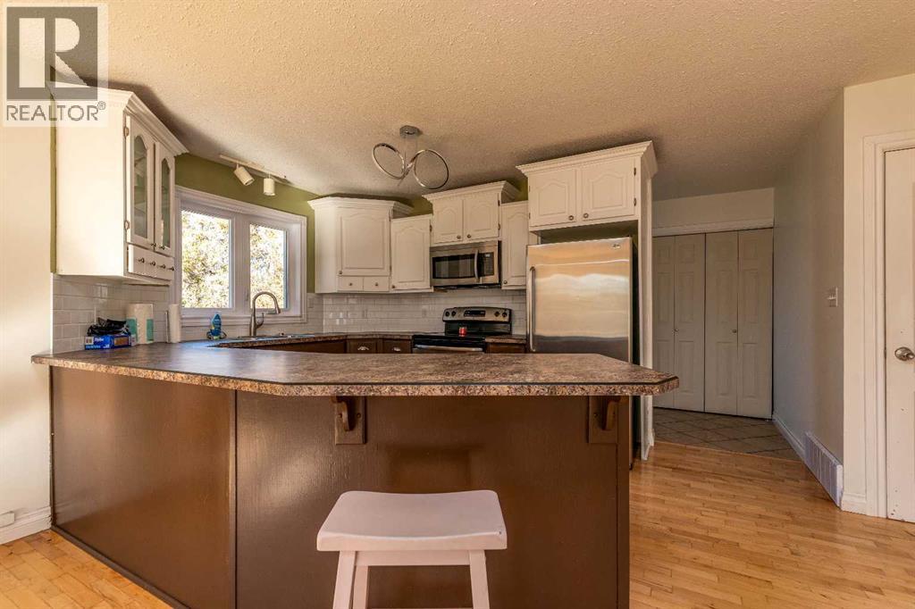 524026 Rr 20 Se-25-52-2-4 Property Photo 6