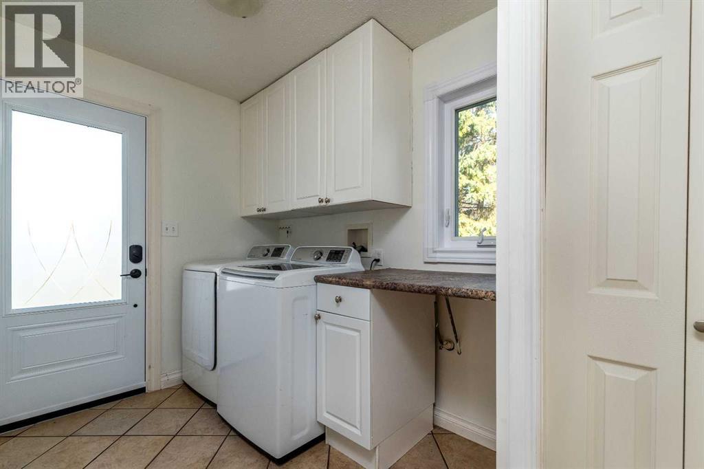 524026 Rr 20 Se-25-52-2-4 Property Photo 9