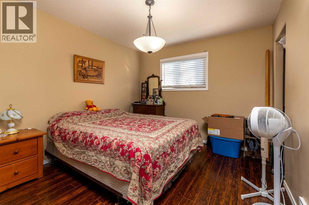 524026 Rr 20 Se-25-52-2-4 Property Photo 37