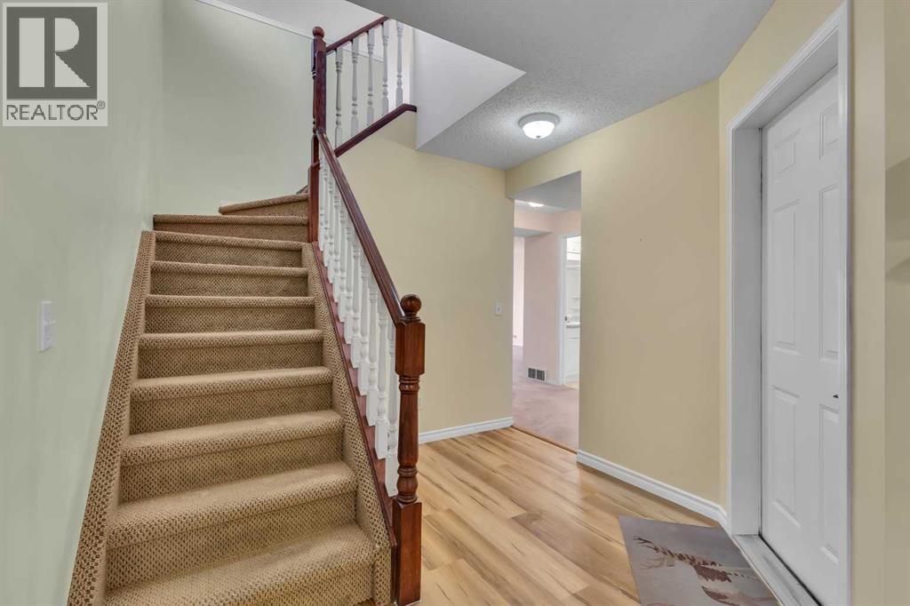 140 Valley Ridge Heights Nw Property Photo 5