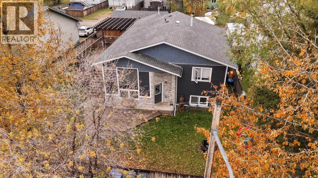 4818 16 Avenue Property Photo 2