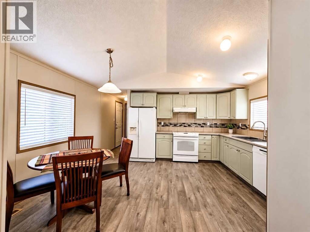 810 56 Property Photo 4