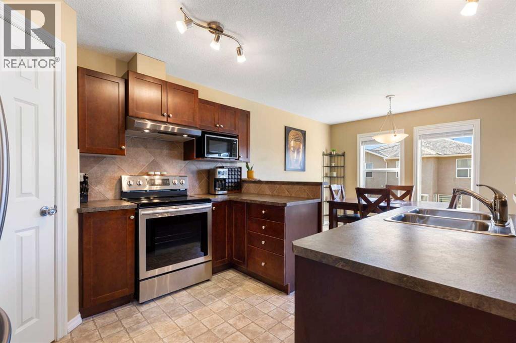 11 Royal Crest Court Nw Property Photo 4