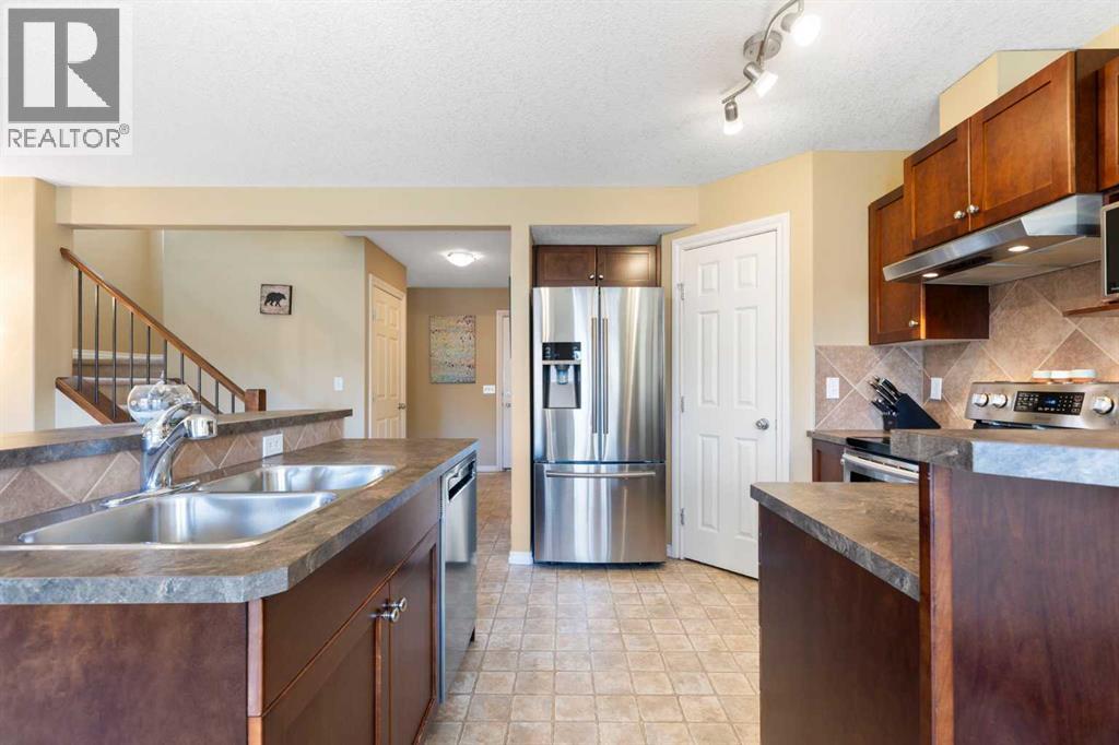 11 Royal Crest Court Nw Property Photo 13