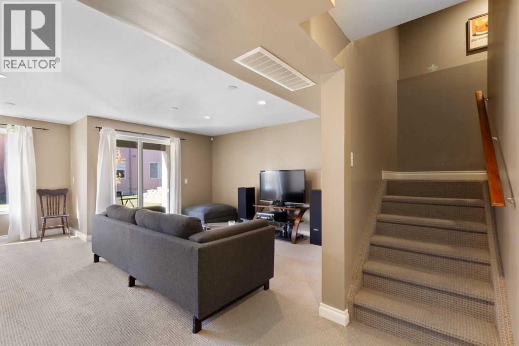 11 Royal Crest Court Nw Property Photo 27