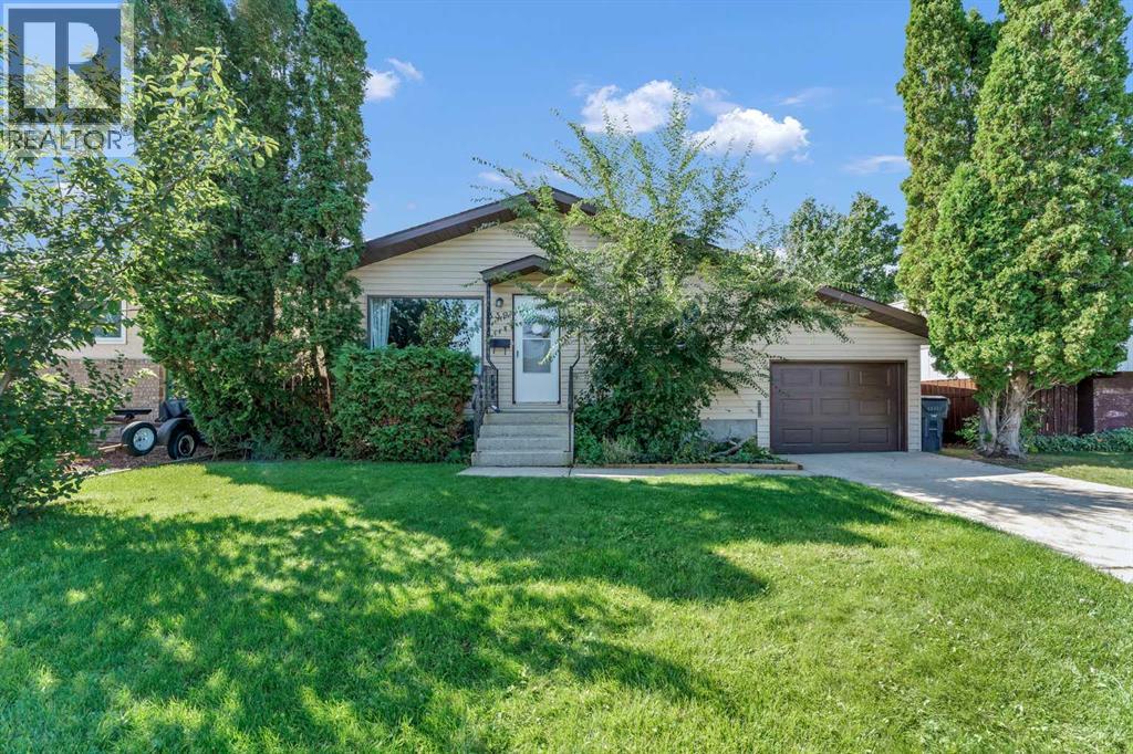339 Ross Glen Drive SE Property Photo 1