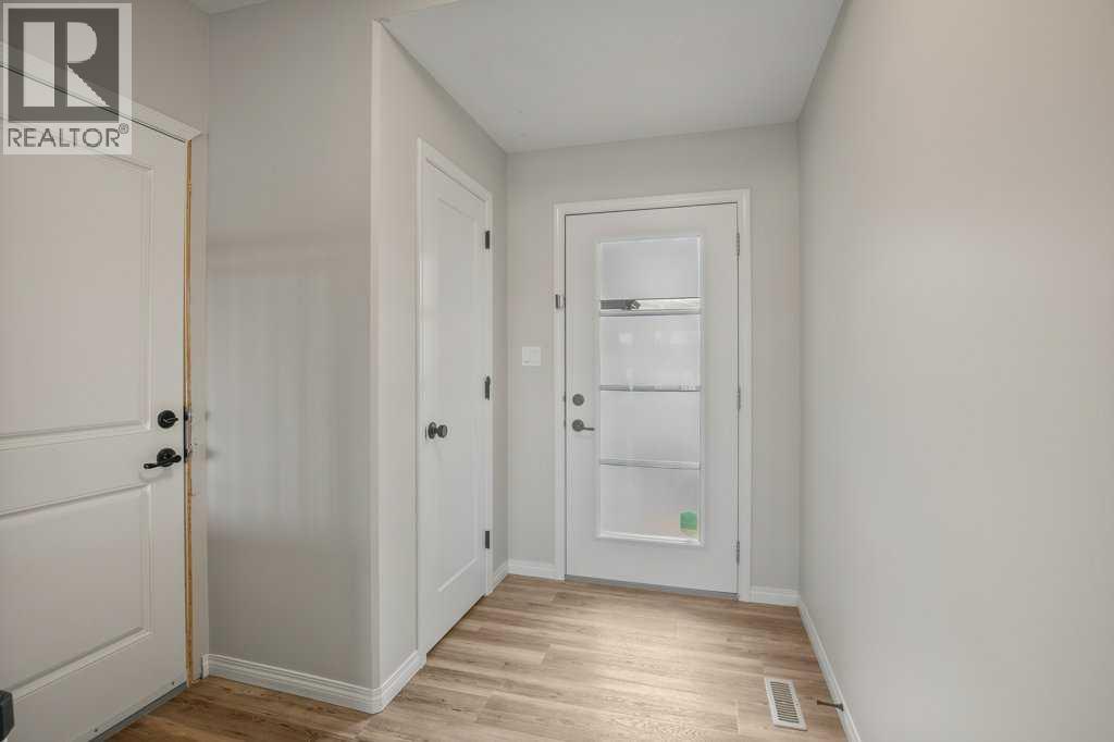 1 Coventry Close Property Photo 2
