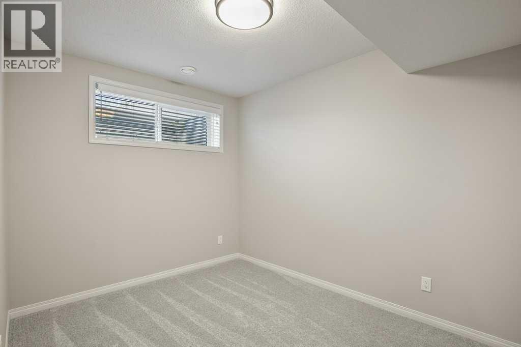 1 Coventry Close Property Photo 24