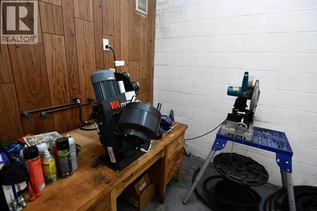 4516 Main Street Property Photo 16