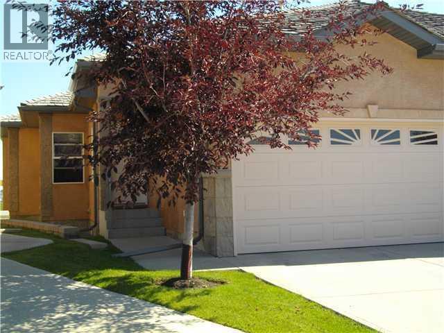42 Royal Crest Point Nw Property Photo 3