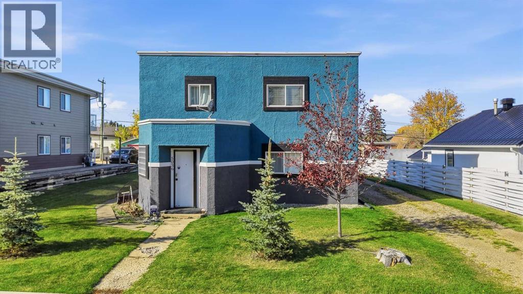 5036 51a Street Property Photo 2