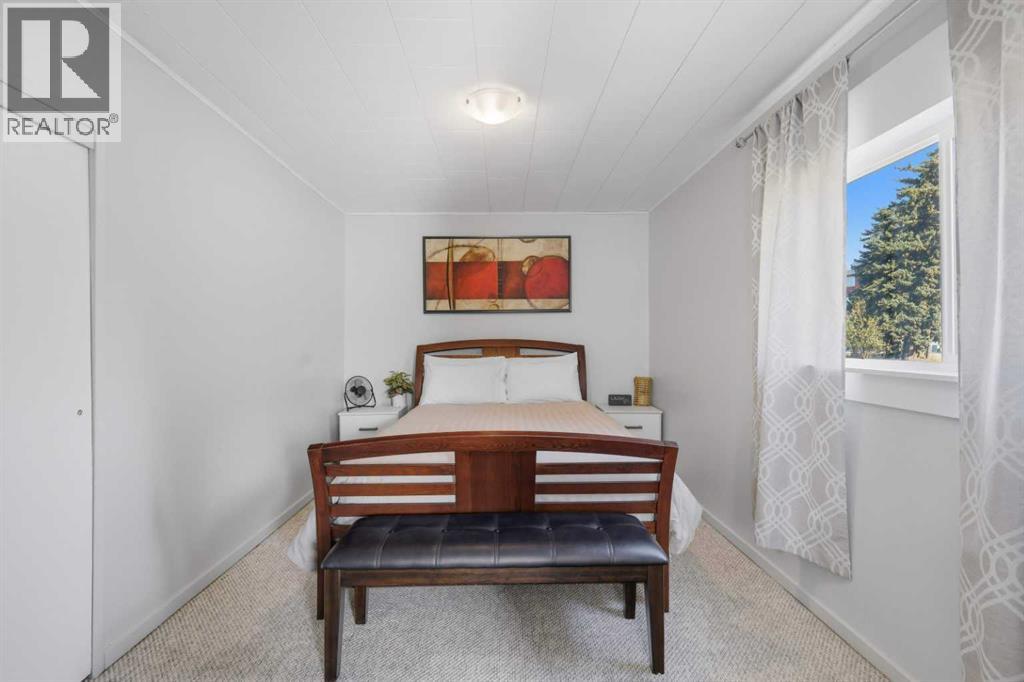 5036 51a Street Property Photo 9