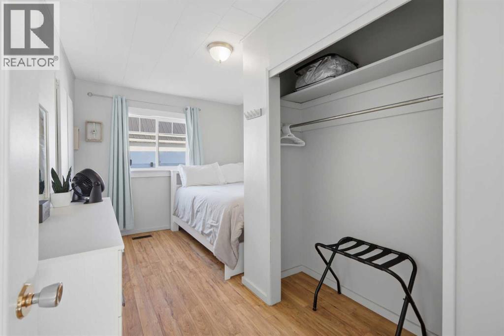 5036 51a Street Property Photo 11