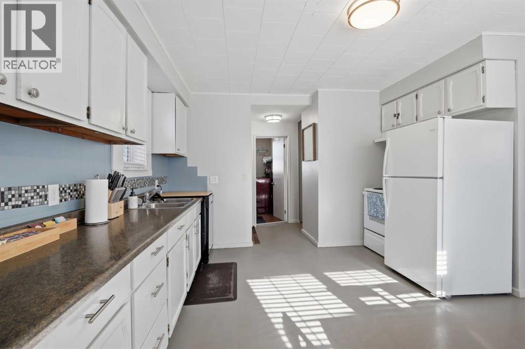 5036 51a Street Property Photo 14