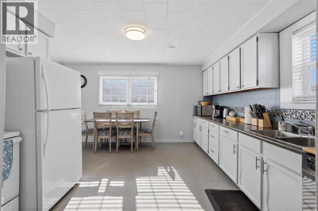 5036 51a Street Property Photo 15