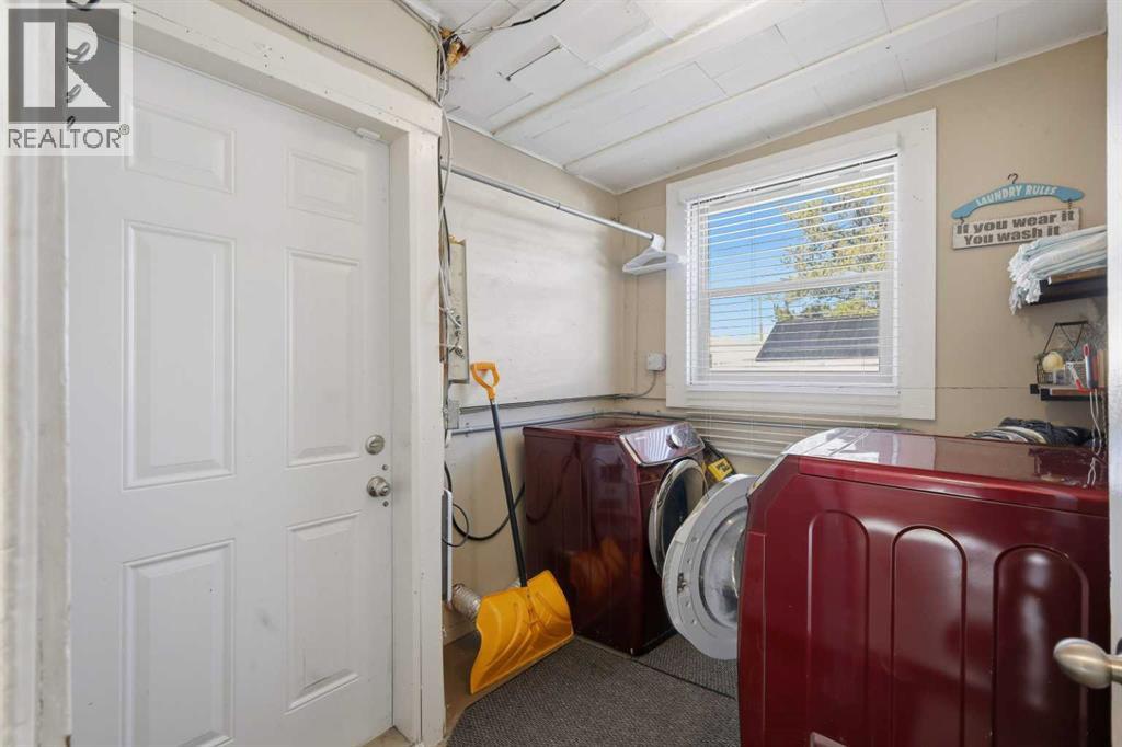 5036 51a Street Property Photo 16