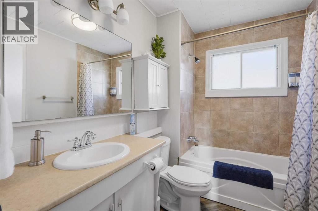5036 51a Street Property Photo 17