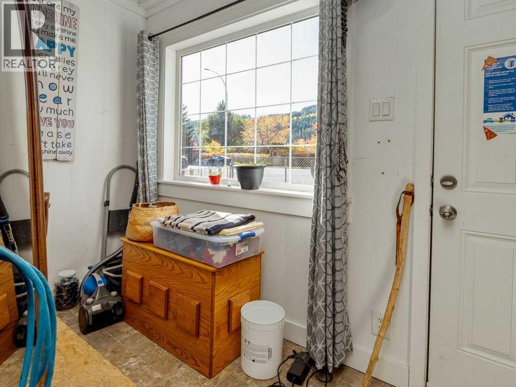 11713 20 Avenue Property Photo 4
