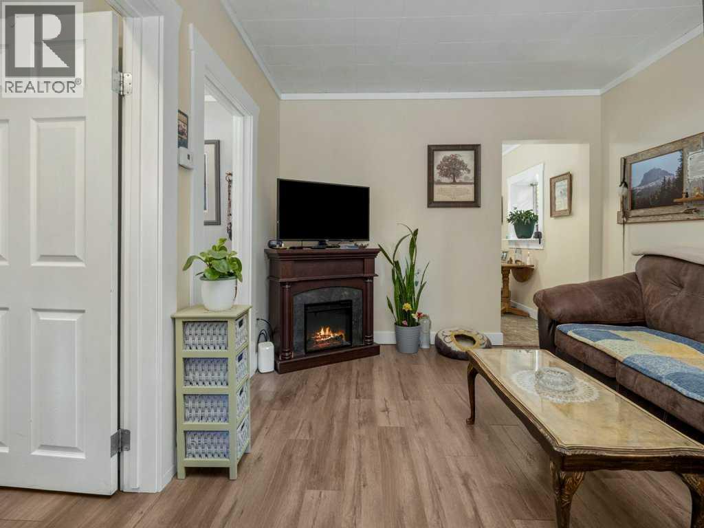 11713 20 Avenue Property Photo 5