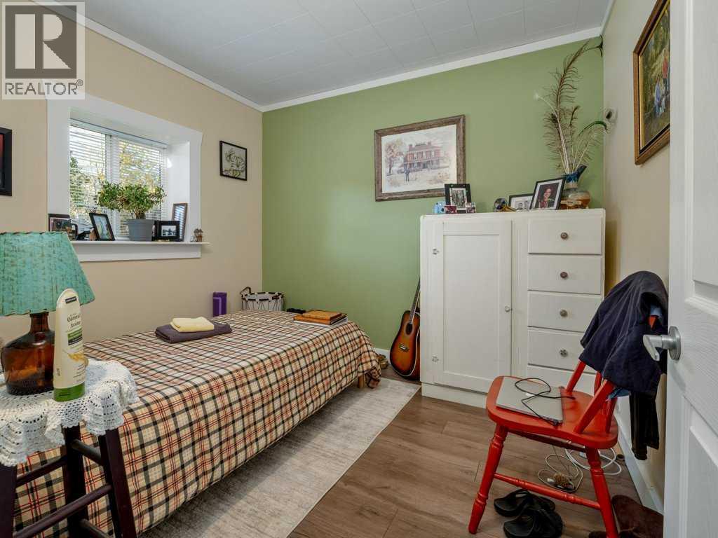 11713 20 Avenue Property Photo 7