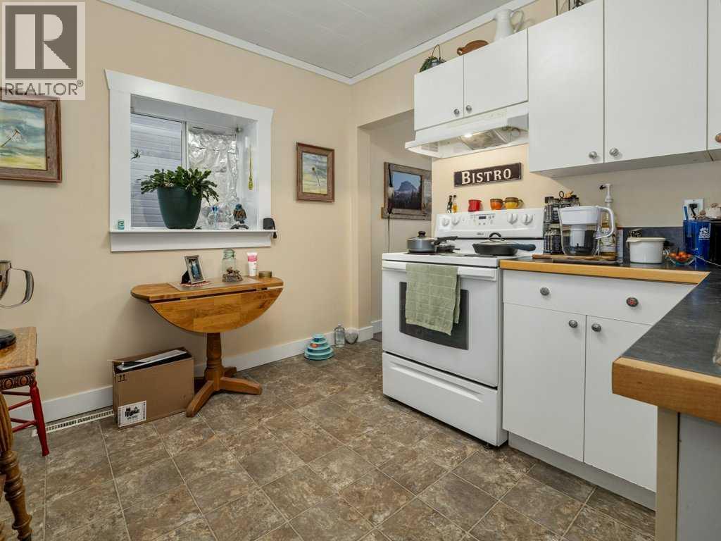 11713 20 Avenue Property Photo 13
