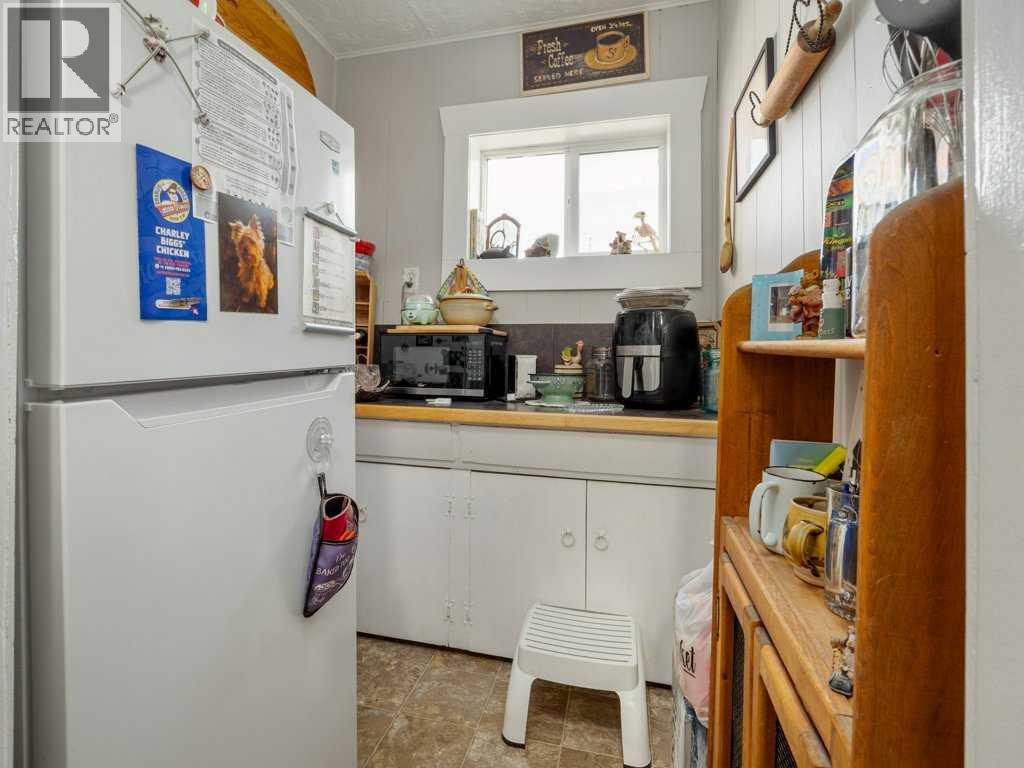11713 20 Avenue Property Photo 16