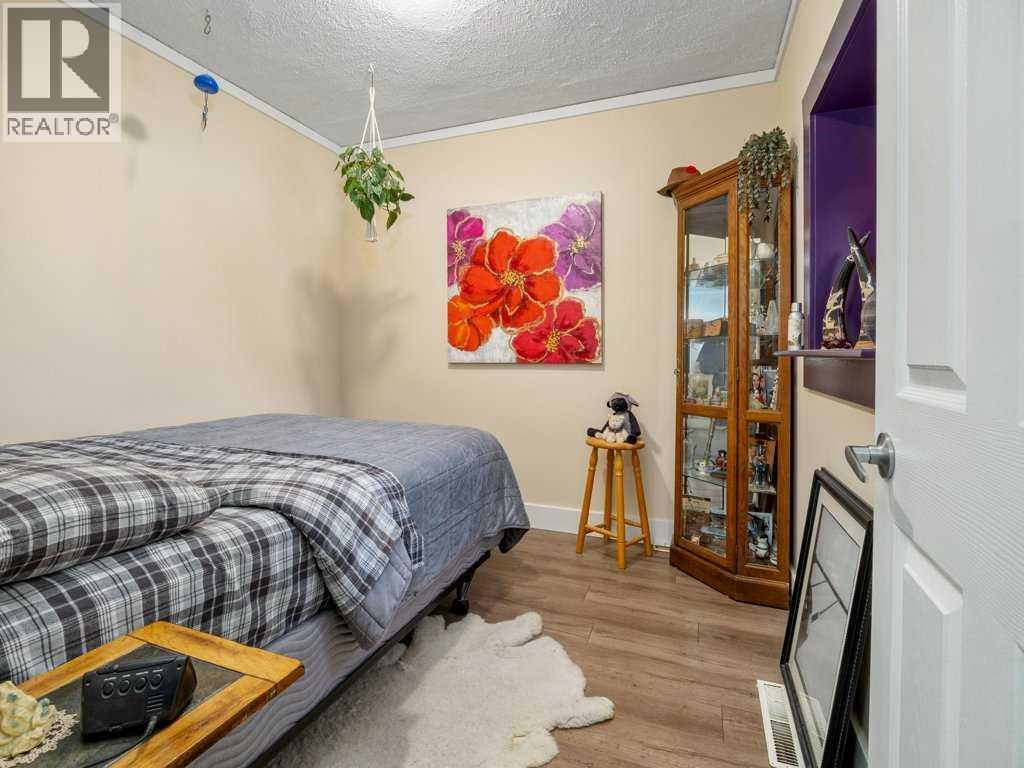 11713 20 Avenue Property Photo 17