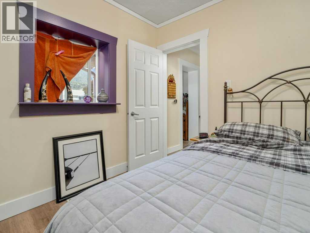 11713 20 Avenue Property Photo 18