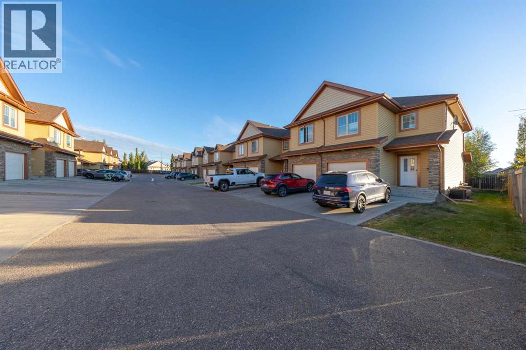 1407 53 Avenue Property Photo 2