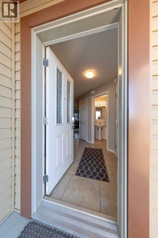 1407 53 Avenue Property Photo 3