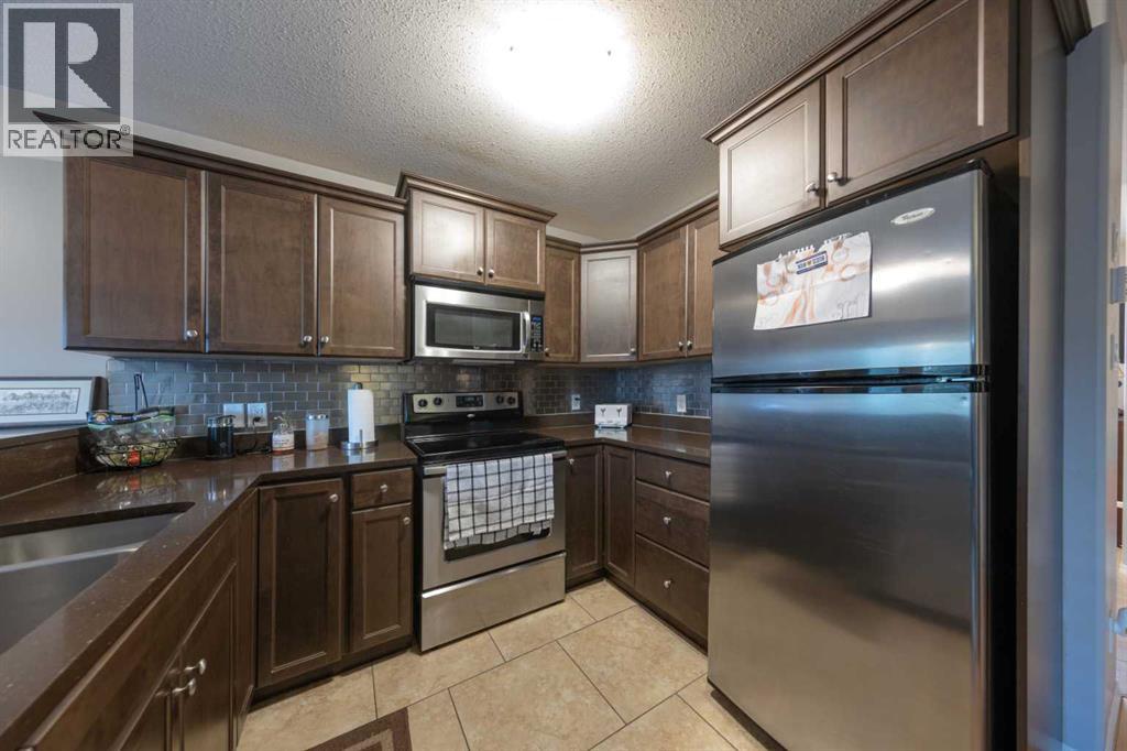 1407 53 Avenue Property Photo 5