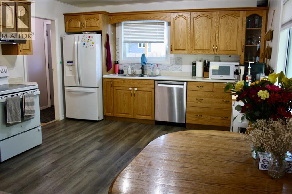 20 2nd Street E Property Photo 10
