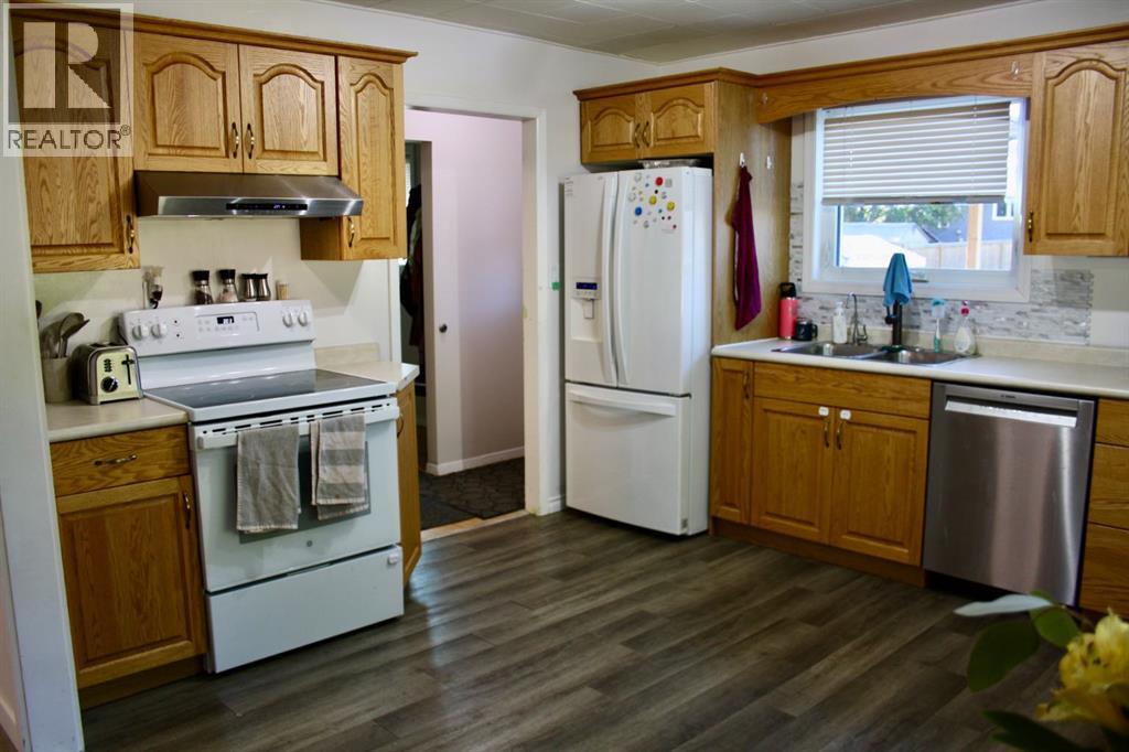 20 2nd Street E Property Photo 11