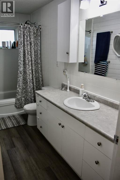20 2nd Street E Property Photo 17