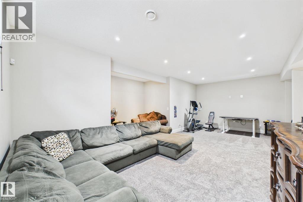 48 Lundberg Crescent Property Photo 38