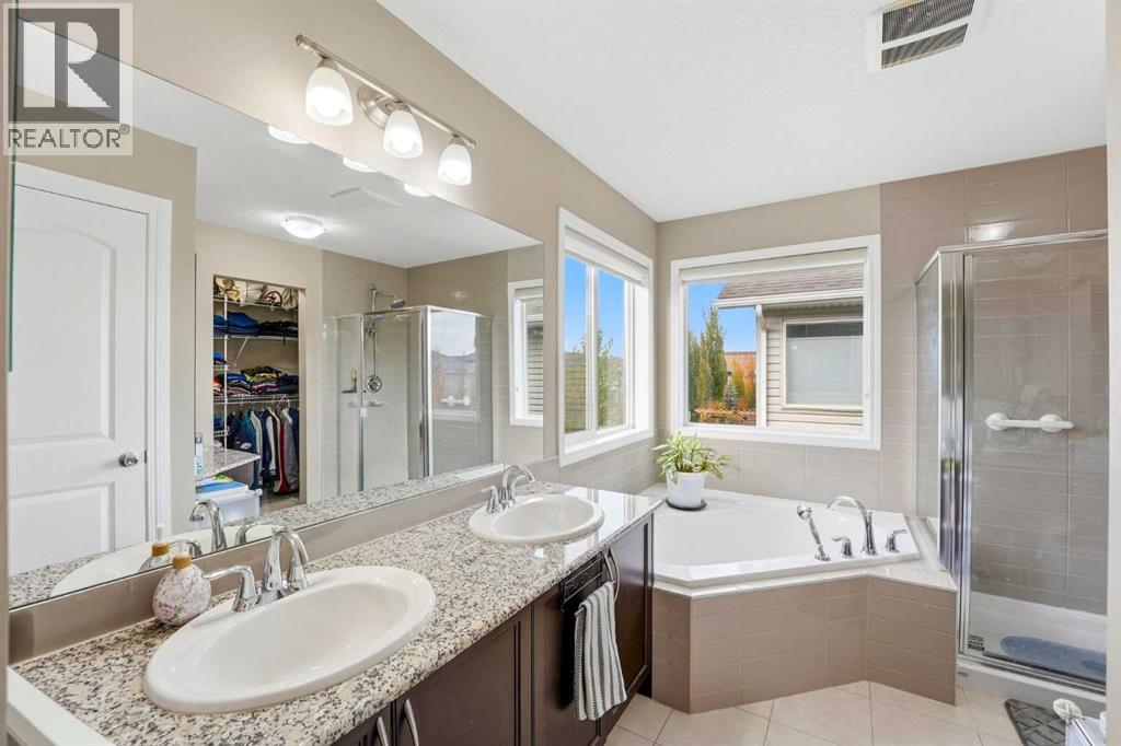 1239 Brightoncrest Green Se Property Photo 17