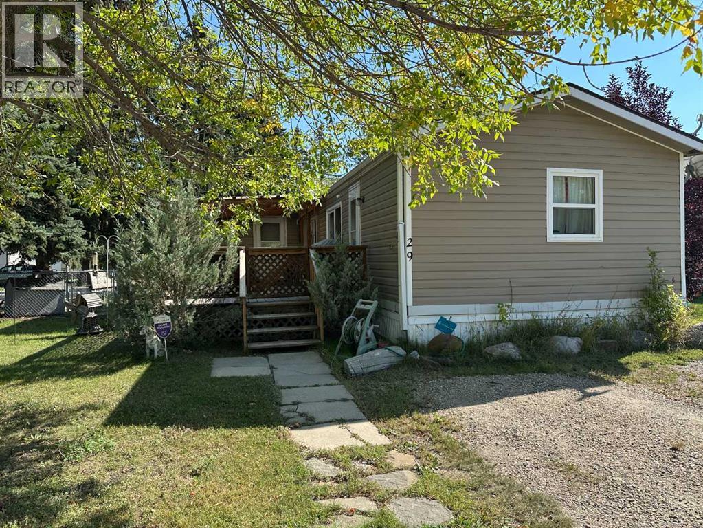 6205 54 Street Property Photo 1