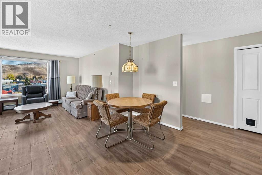 505 Railway Street West Property Photo 16