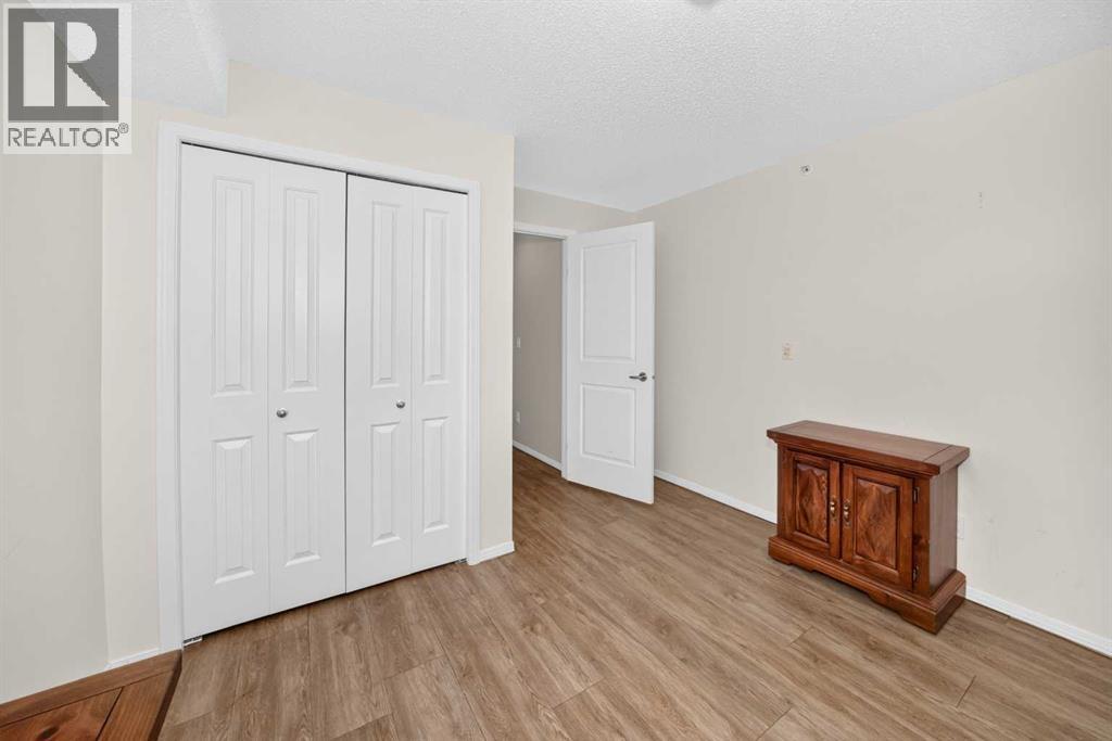 505 Railway Street West Property Photo 24