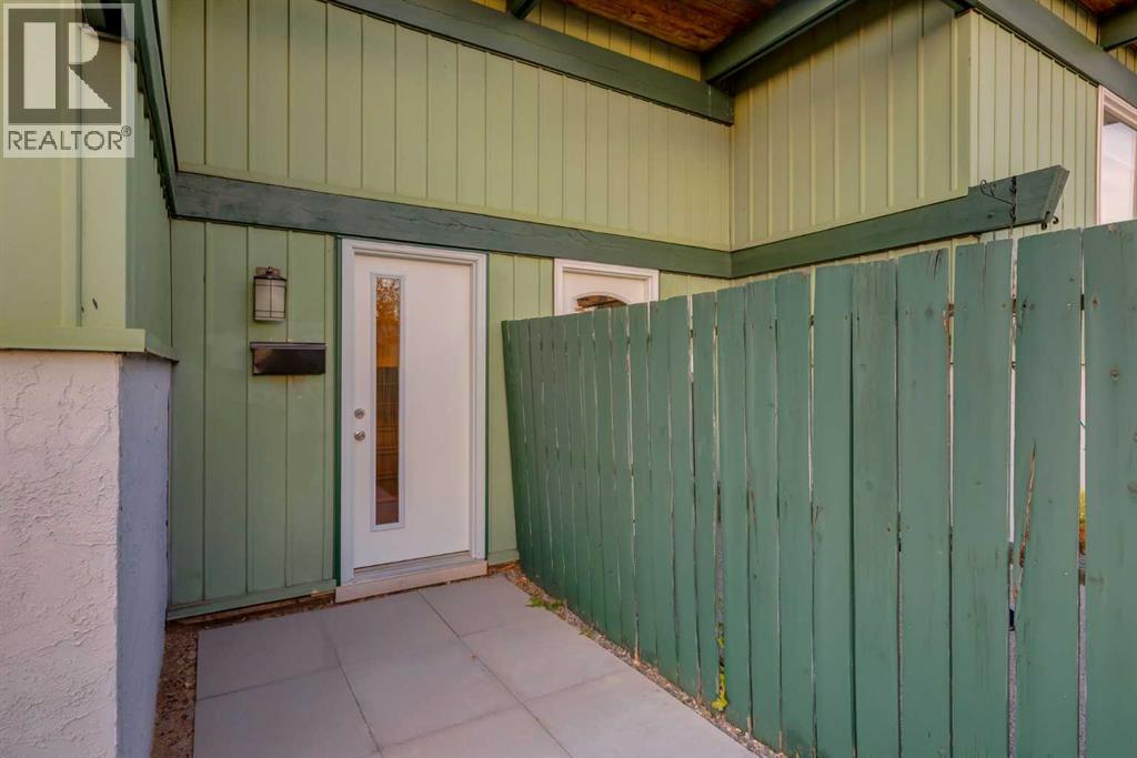 8826 6 Street Se Property Photo 2