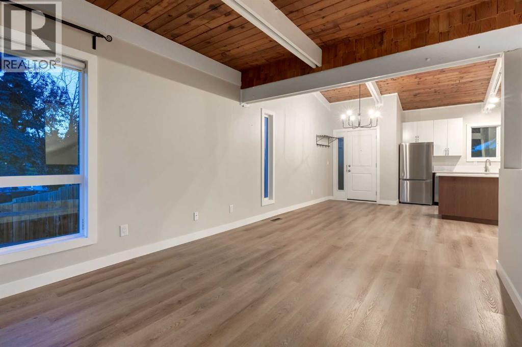 8826 6 Street Se Property Photo 9