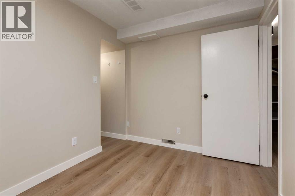 8826 6 Street Se Property Photo 19