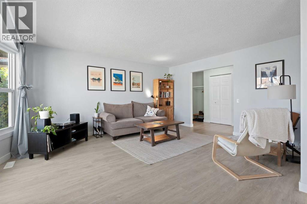 11 Berwick Hill Nw Property Photo 4